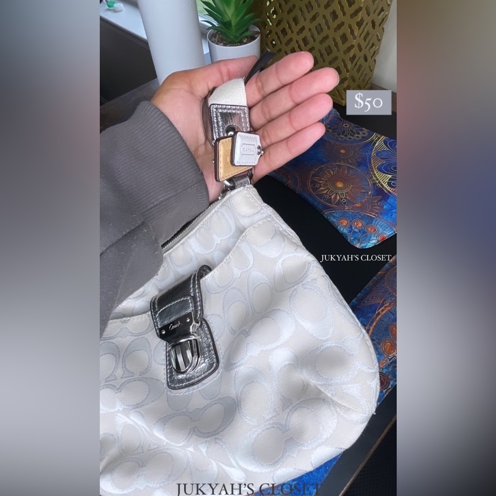 *Authentic* 
Coach White/Cream crossbody bag